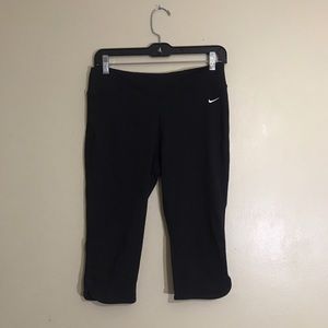 nike cropped black leggings